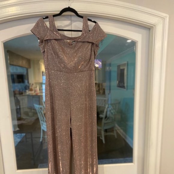 Shimmer jumpsuit - shine for New Year's Eve, Holiday and Wedding celebrations - Picture 4 of 14